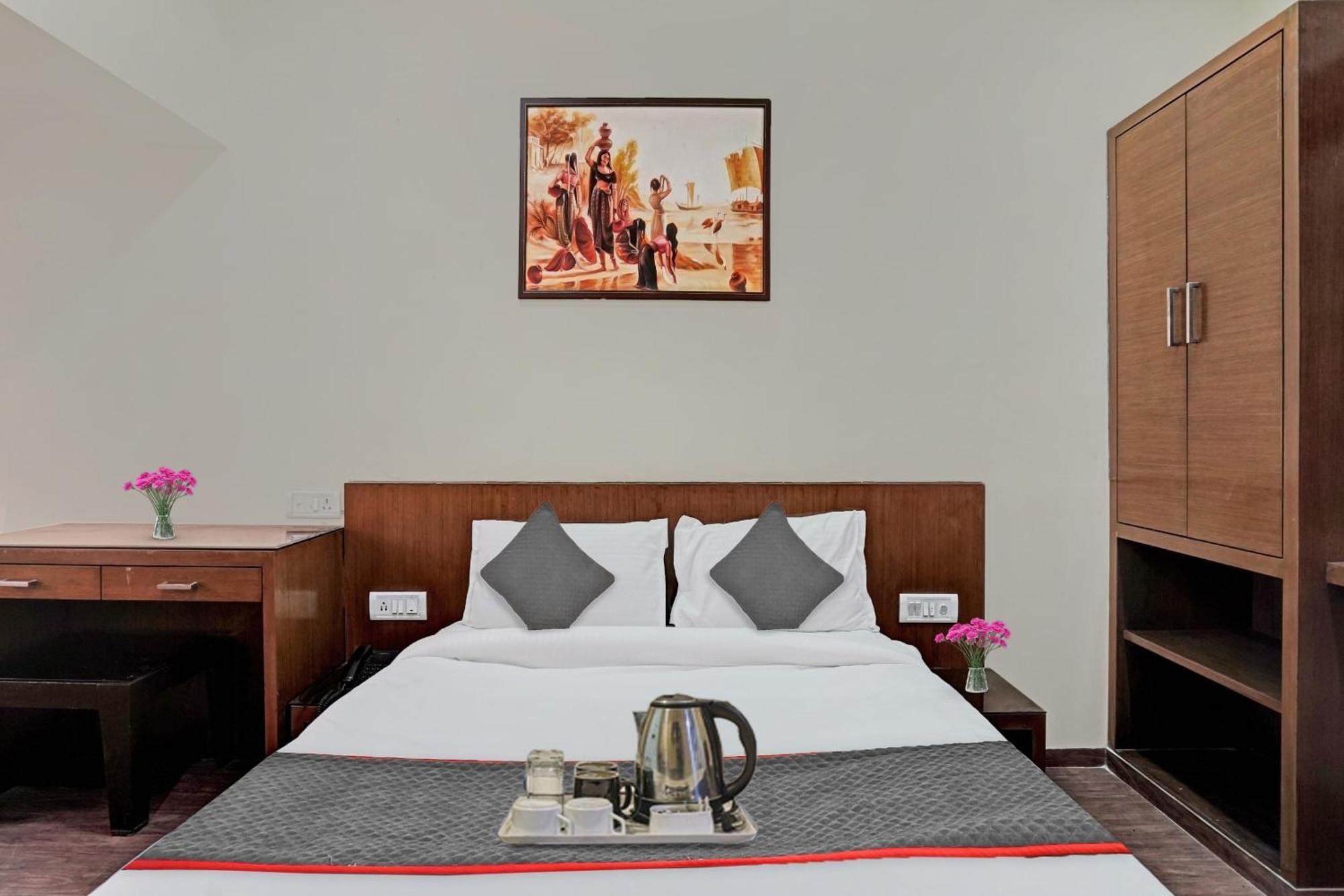 Hotel O Royal Regency Ghaziabad Exterior foto
